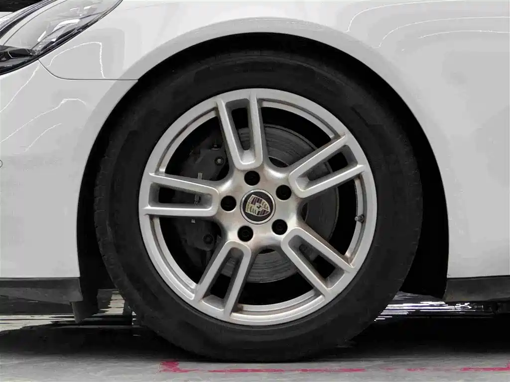 Фото 4 - Porsche Panamera