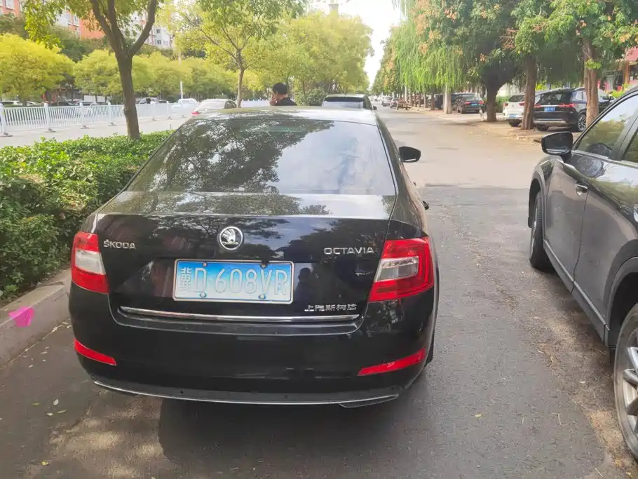 Photo 3 - Škoda Octavia