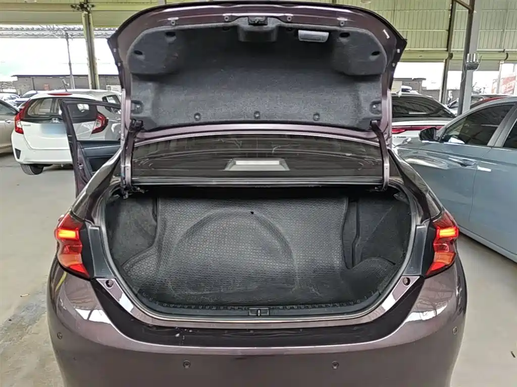 Toyota Levin 2017 Facelift Hybrid 1.8H GS E-CVT Elite Sunroof Edition China V фото 19