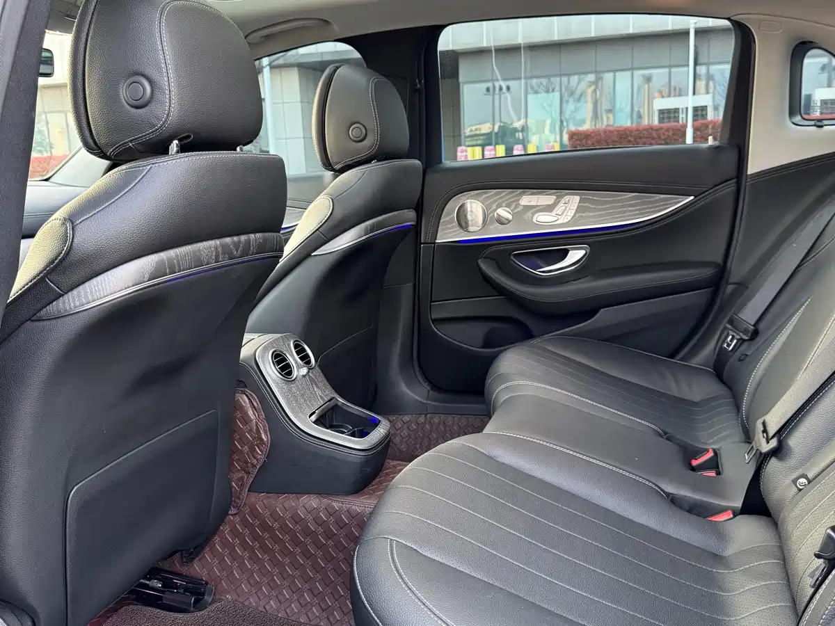 MERCEDES-BENZ E CLASS