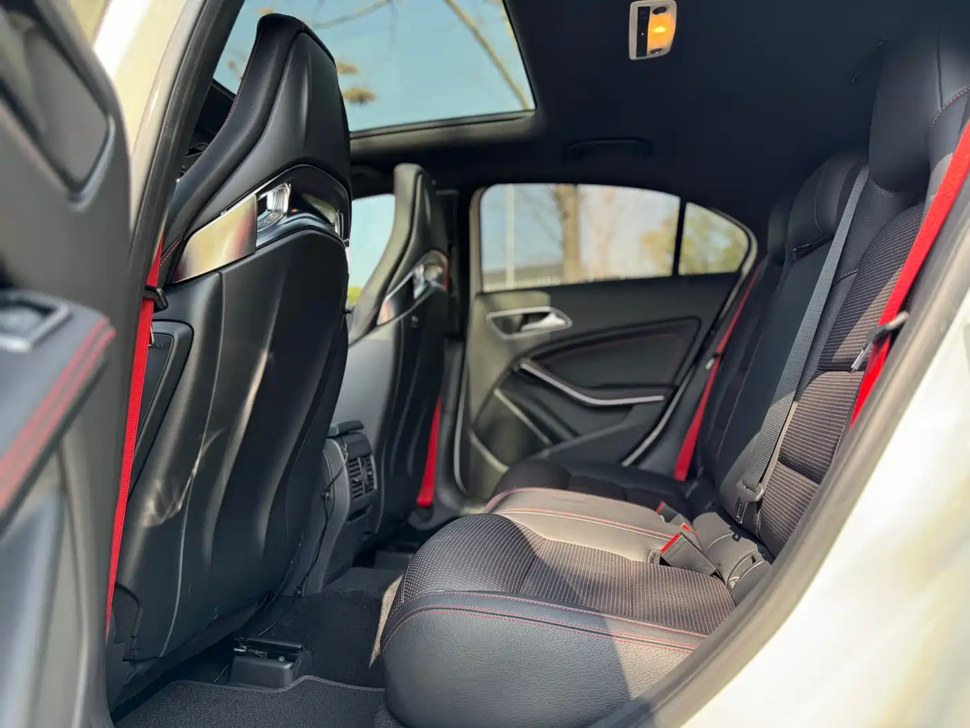 Mercedes-Benz A-Class AMG (Import) 2014 AMG A 45 4MATIC фото 13
