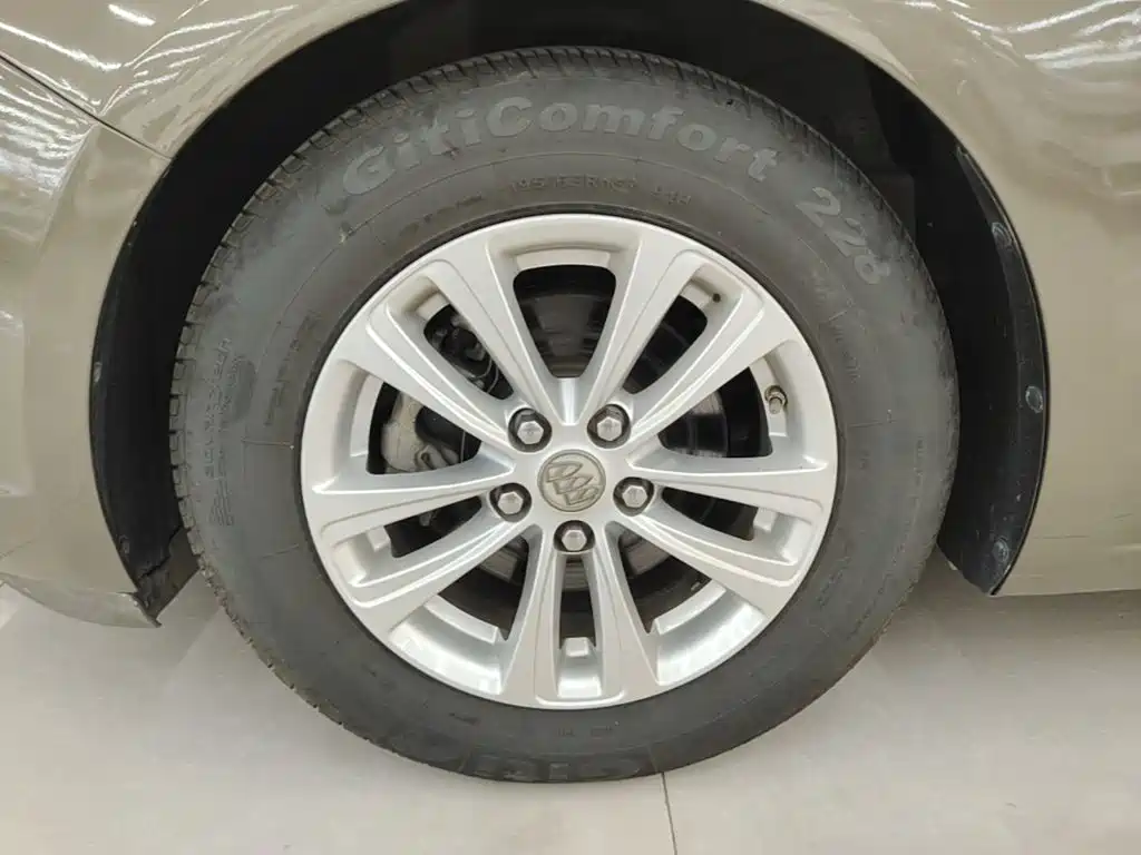 Фото 23 - Buick Excelle
