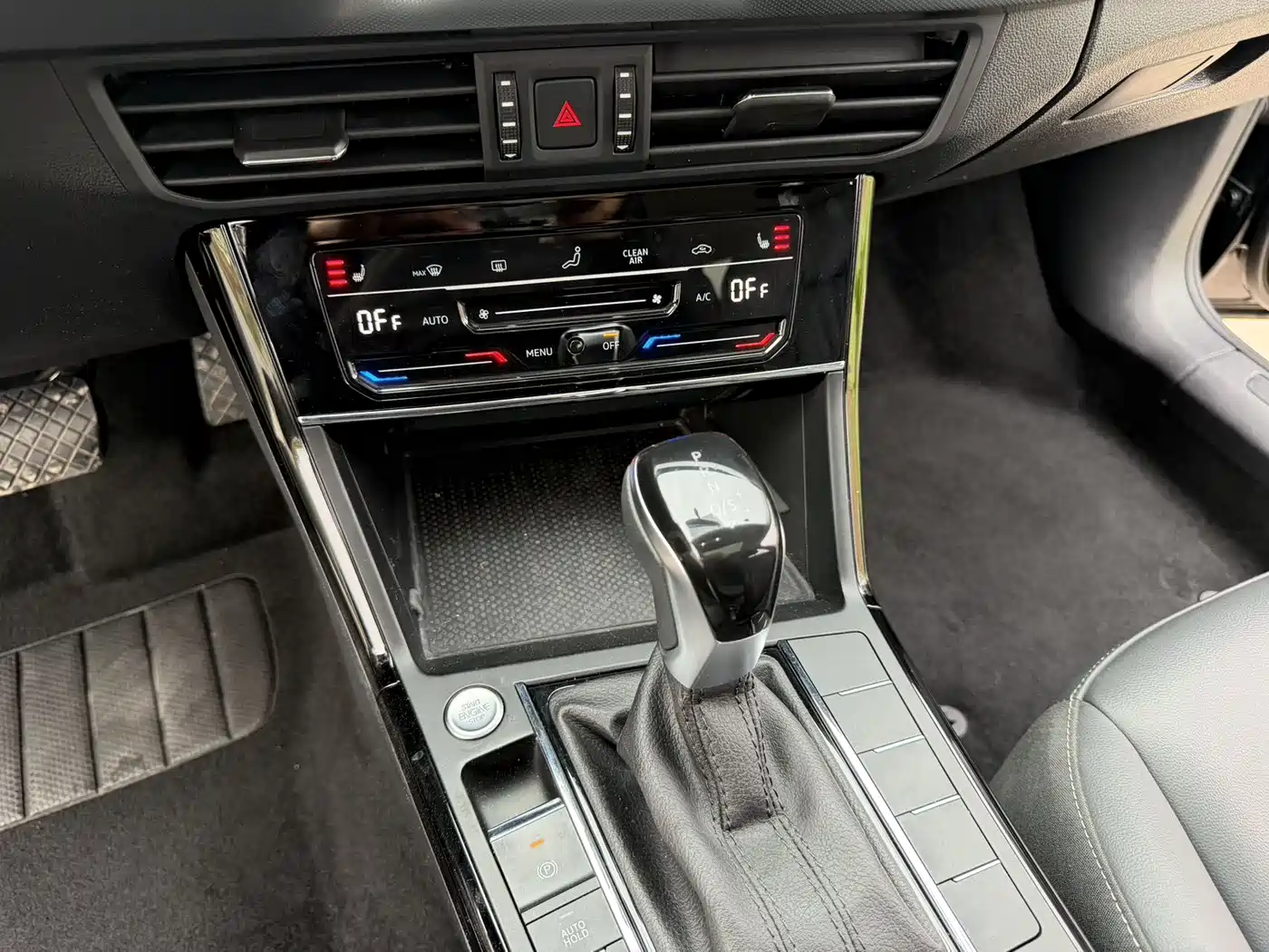 Volkswagen Passat 2023 280TSI Business Edition фото 15