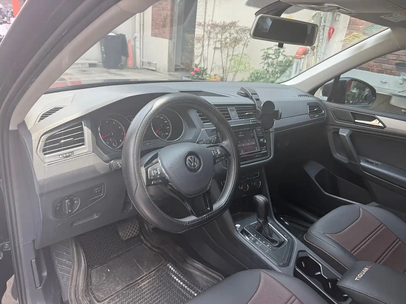 Volkswagen Tiguan L 2018 Facelift 330TSI Automatic 2WD Trend Edition фото 9