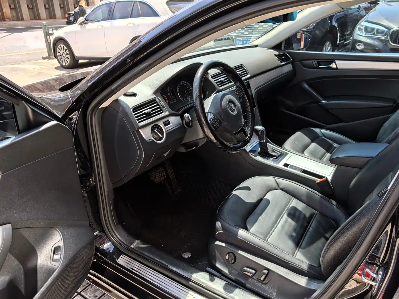 Volkswagen Passat 2015 1.8TSI DSG Honor Edition фото 7