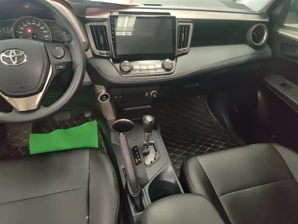 Toyota RAV4 Rongfang 2015 2.0L CVT 2WD Trend Edition фото 9