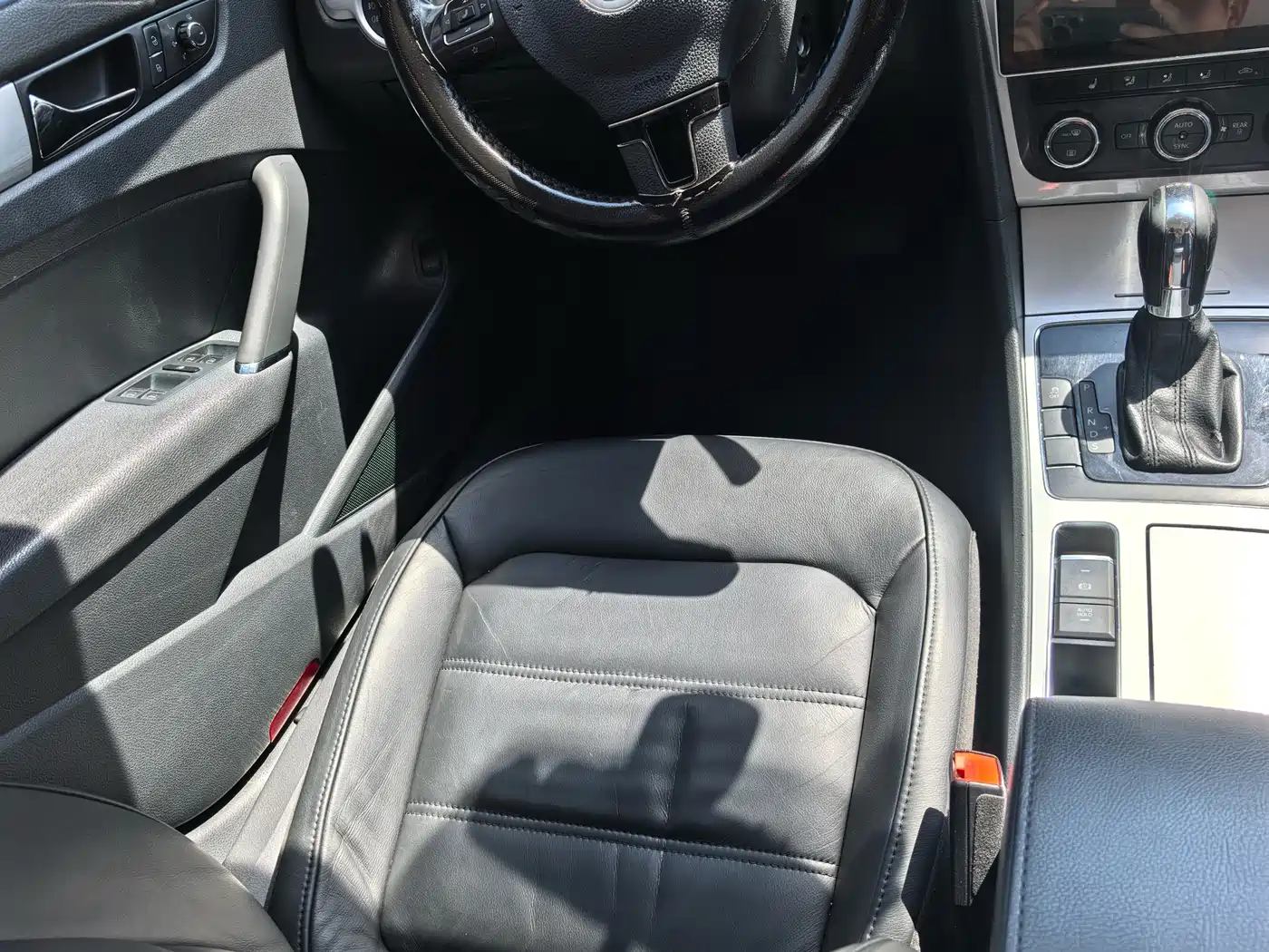 Volkswagen Passat 2015 1.8TSI DSG Honor Edition фото 22