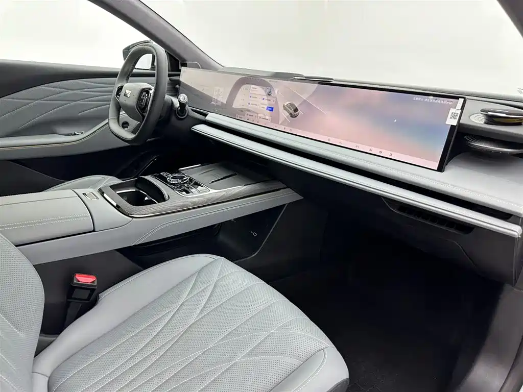 Geely Galaxy Galaxy E8 2025 700km Long Voyage Smart Drive Edition фото 18