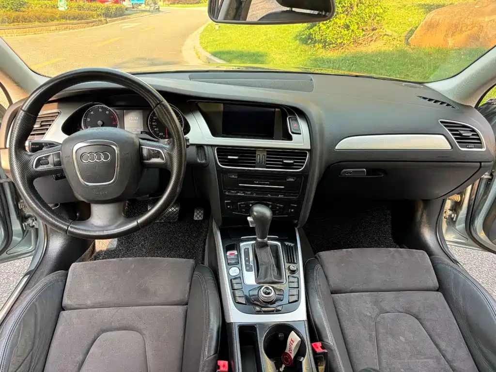 Фото 14 - Audi A4L