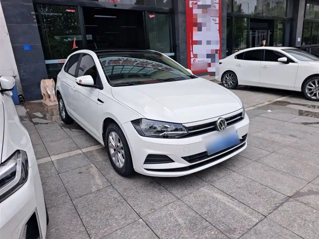 Volkswagen Polo 2019 Plus 1.5L Automatic Colorful Tech Edition фото 4