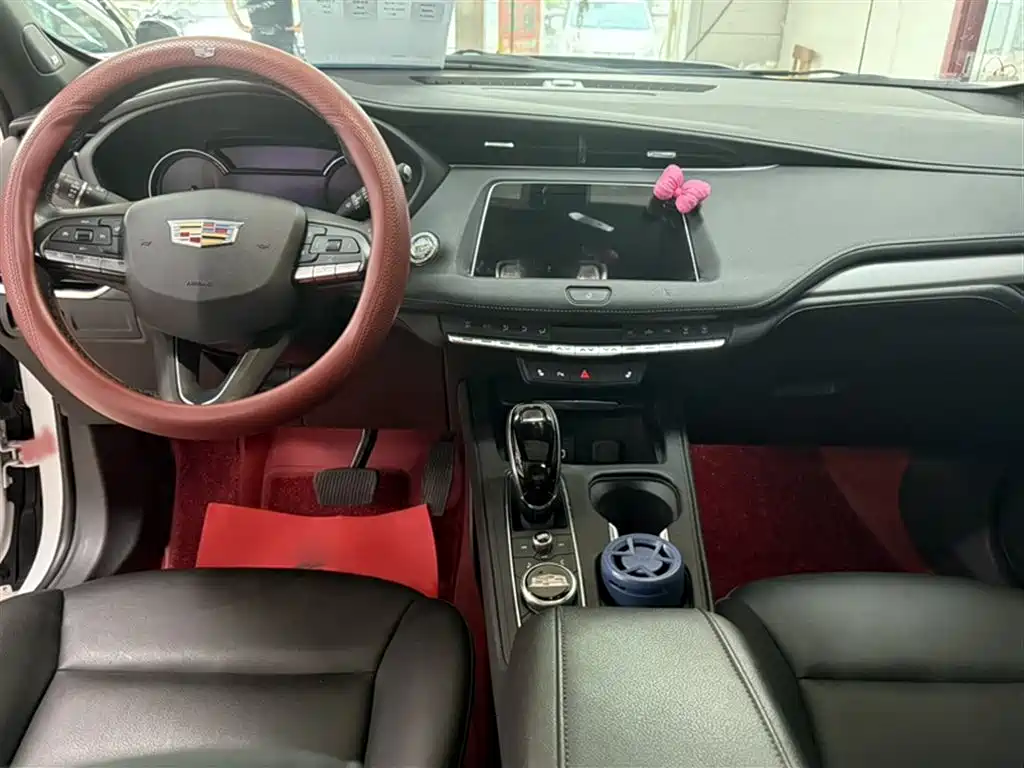 Cadillac XT4 2021 28T FWD Premium Edition фото 10