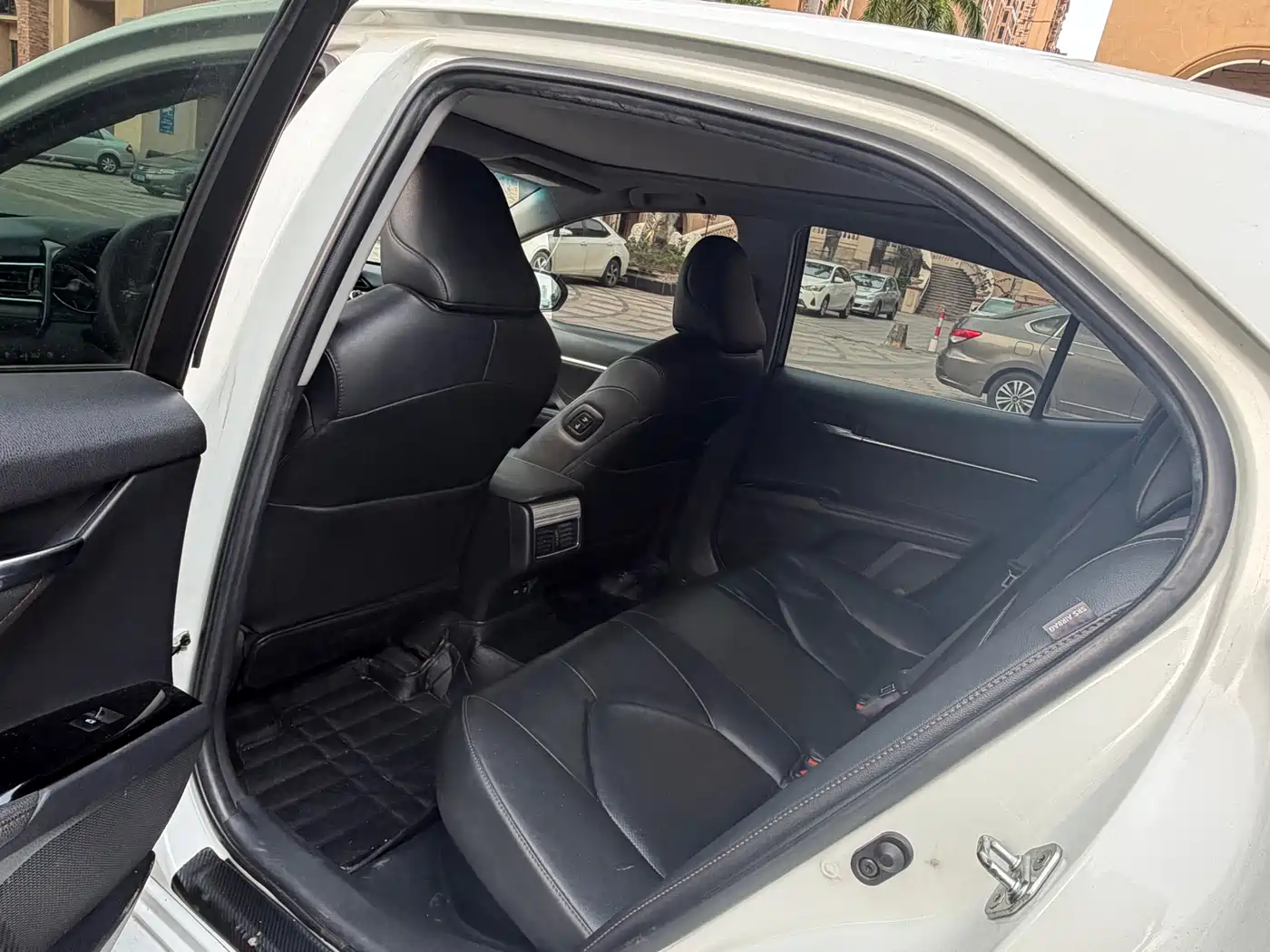Toyota Camry 2021 2.5G Luxury Edition фото 7