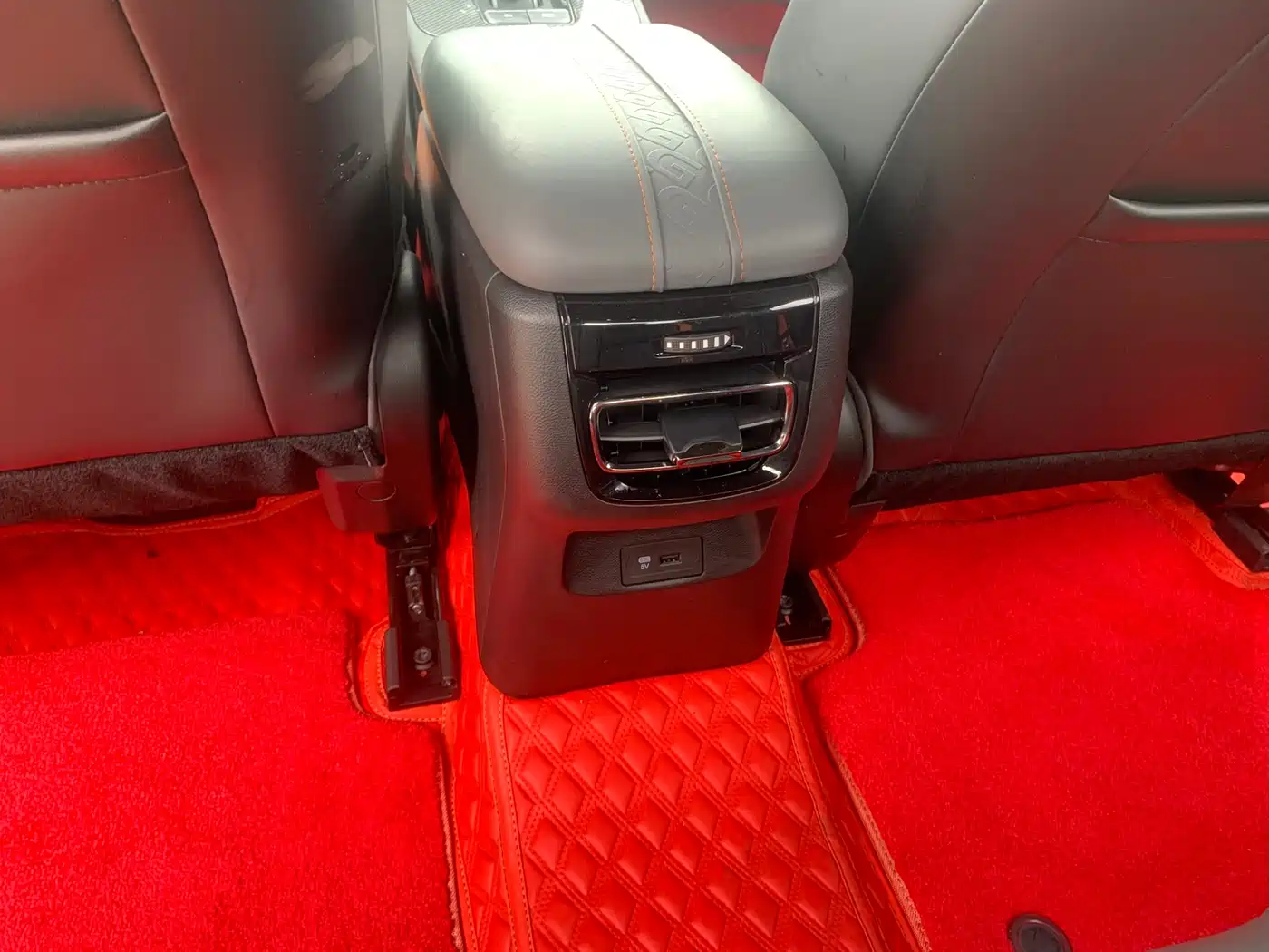 GAC Trumpchi Trumpchi Emkoo 2022 270T DCT J16 R-style Track Edition фото 14