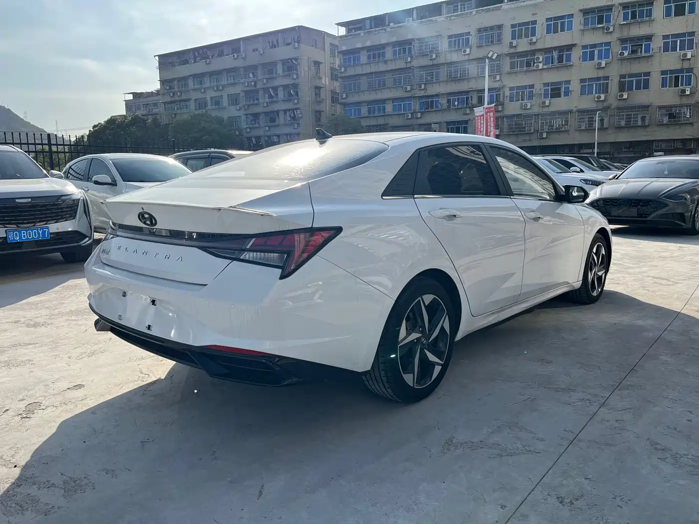 Hyundai Elantra 2021 1.5L CVT GLX Elite Edition фото 5