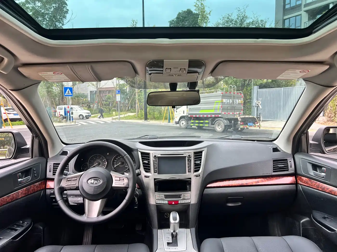 Subaru Outback 2010 2.5i Luxury фото 11