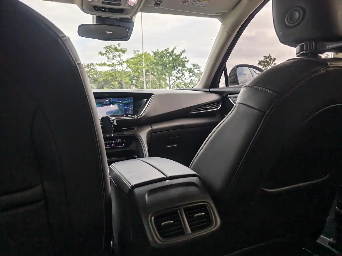 Buick Envision S 2022 Envision S 552T 2WD Luxury фото 12