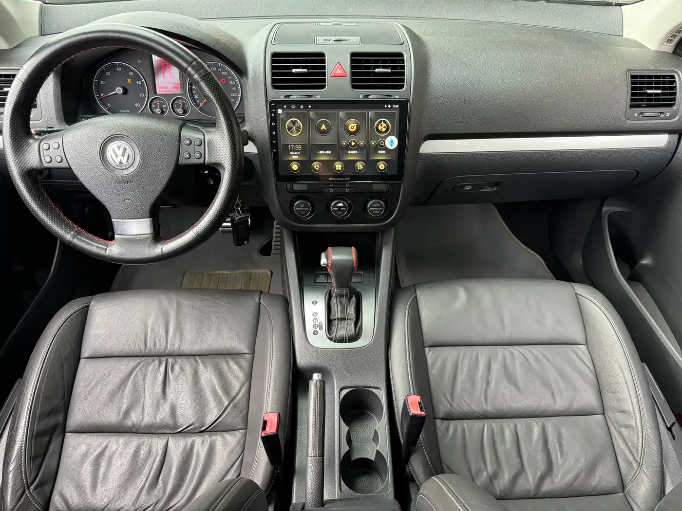 Volkswagen Sagitar 2009 Model 1.8TSI Automatic Champion Edition фото 11