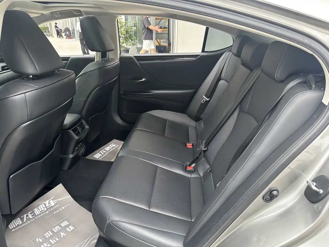 Lexus ES 2020 Model 300h Excellence Edition фото 12