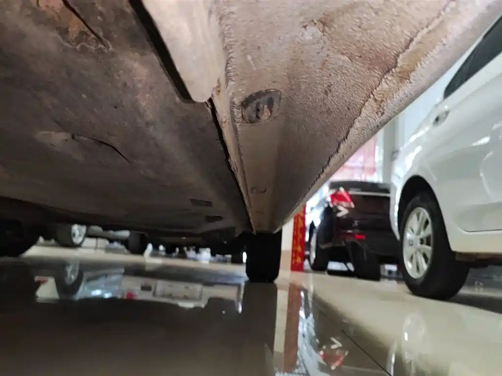 Volkswagen Jetta 2015 1.6L Manual Trend фото 22