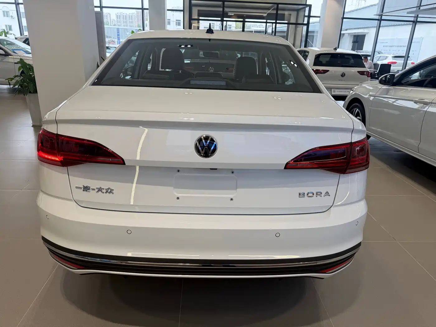 VOLKSWAGEN BORA