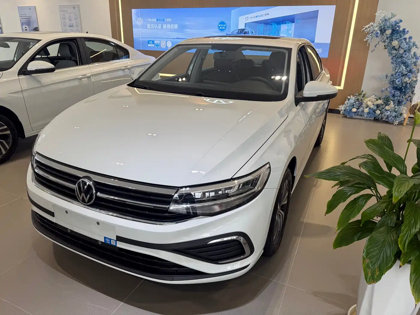 VOLKSWAGEN BORA