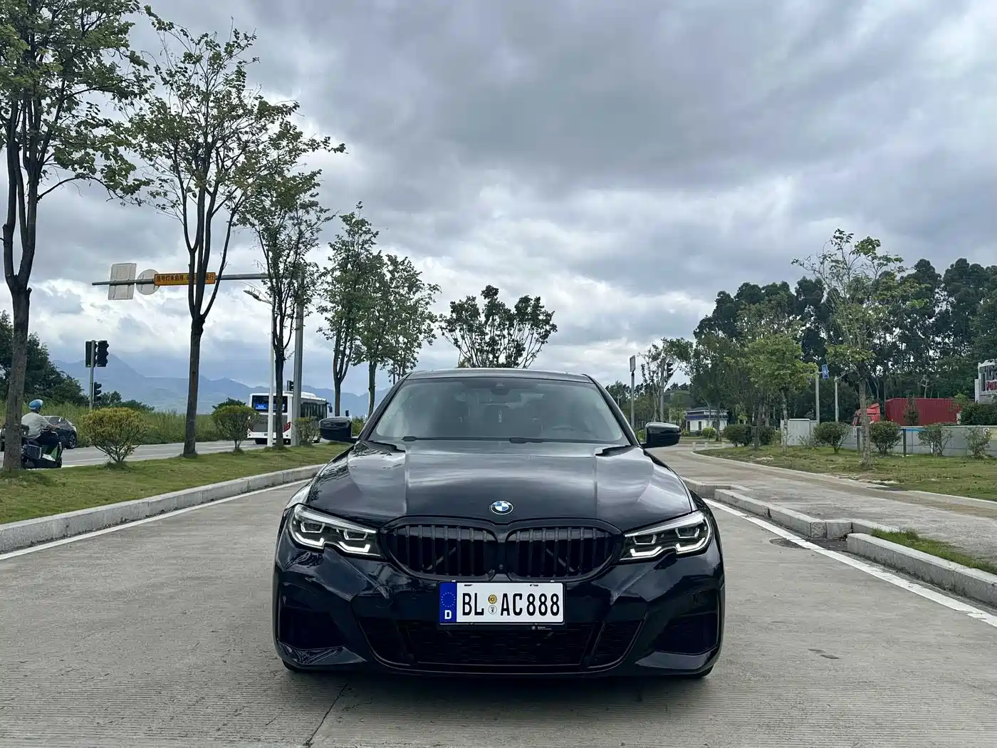 BMW 3 Series 2021 Facelift 325i M Sport Shadow Edition фото 2