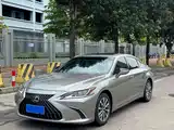 Photo 1 - Lexus ES