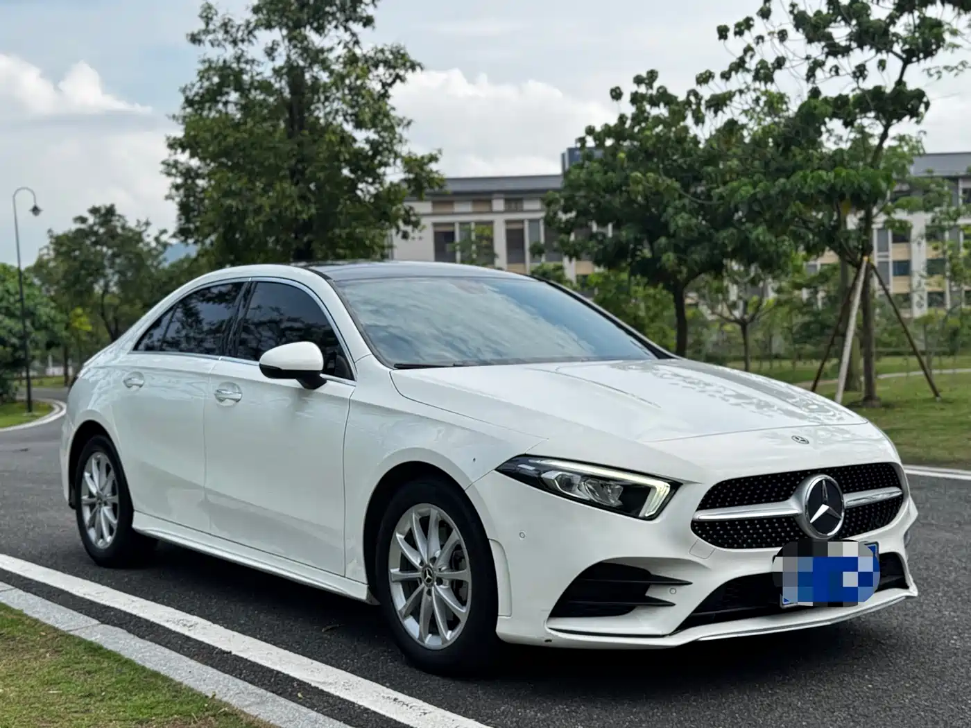Mercedes-Benz A-Class 2019 Facelift A 200 L Sports Sedan фото 3