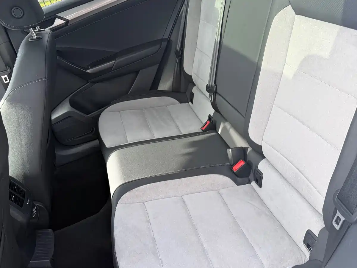 Volkswagen T-ROC 2021 280TSI DSG 2WD R-Line Pro Connected фото 12