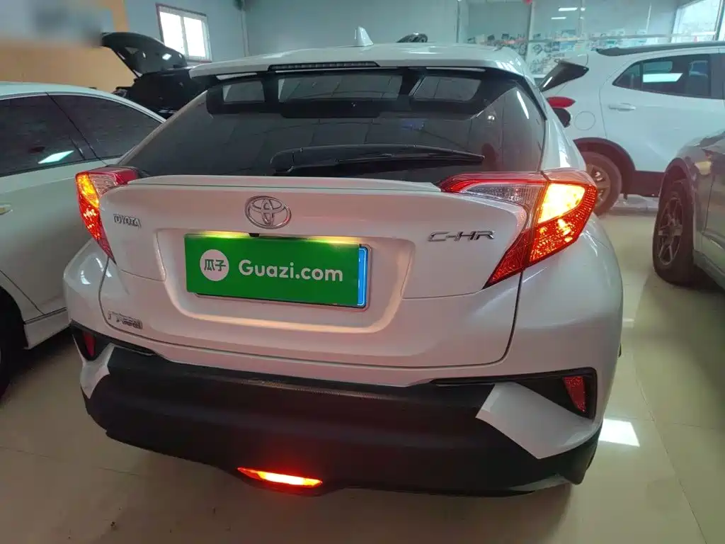 Toyota C-HR 2021 2020 Model 2.0L Leading