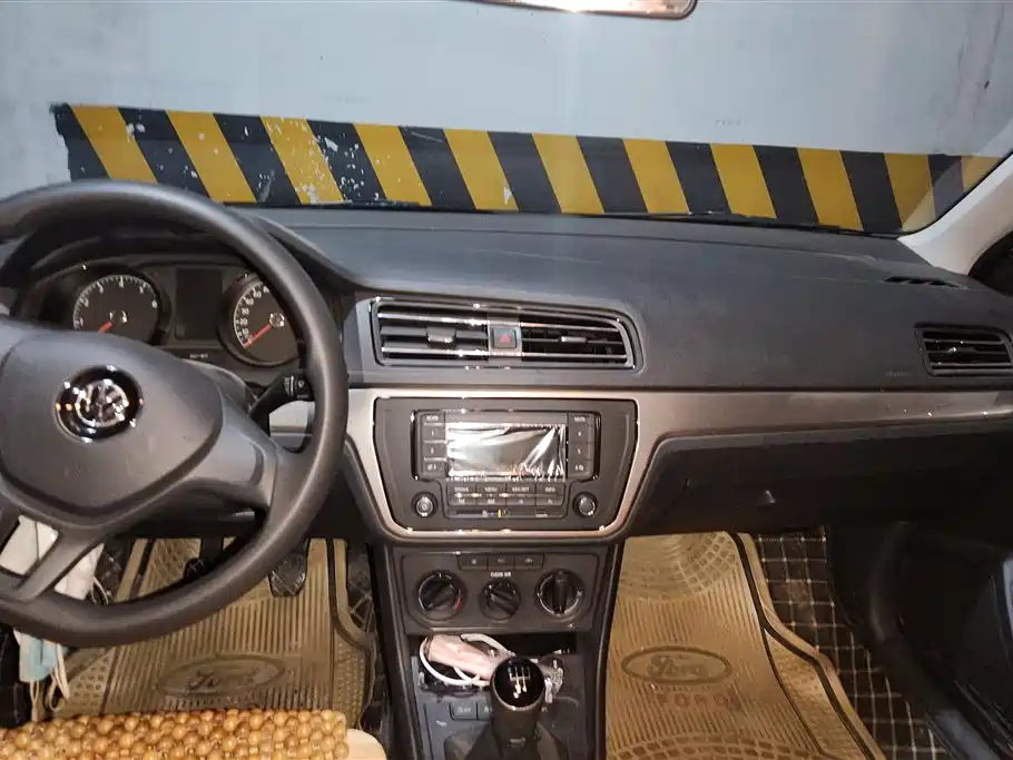 Volkswagen Lavida 2019 Lavida Start 1.5L Manual Trend (China VI) фото 12