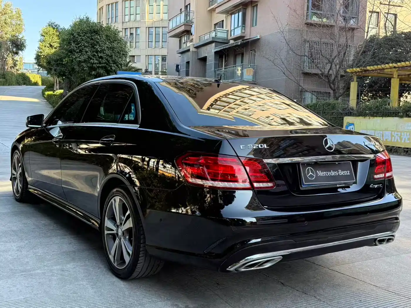 Mercedes-Benz E-Class 2015 E 320 L Luxury 4MATIC фото 37