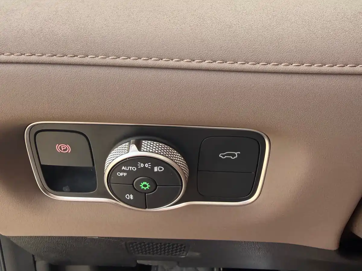 Chery Tiggo 8 PLUS 2025 2025 290TGDI DCT Luxury 5-seater