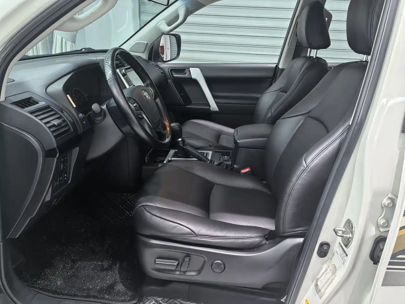 Toyota Prado 2018 3.5L Auto SX фото 2