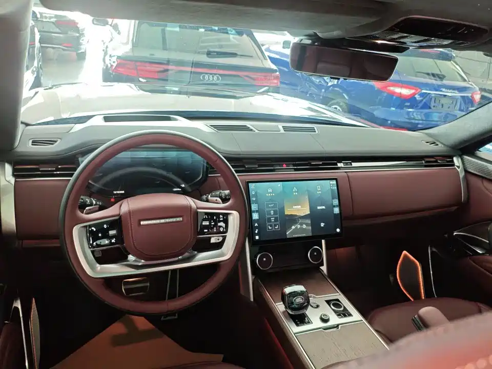 Photo 2 - Land Rover Range Rover