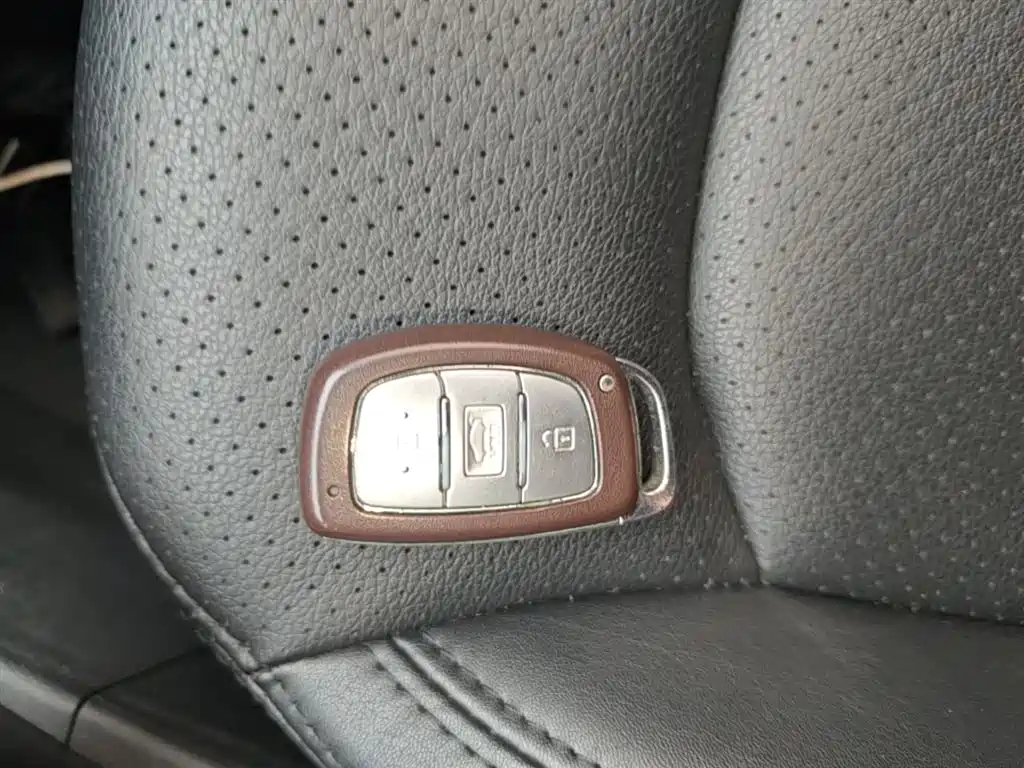 Hyundai Elantra 2016 Model 1.6L Automatic Smart Elite фото 9
