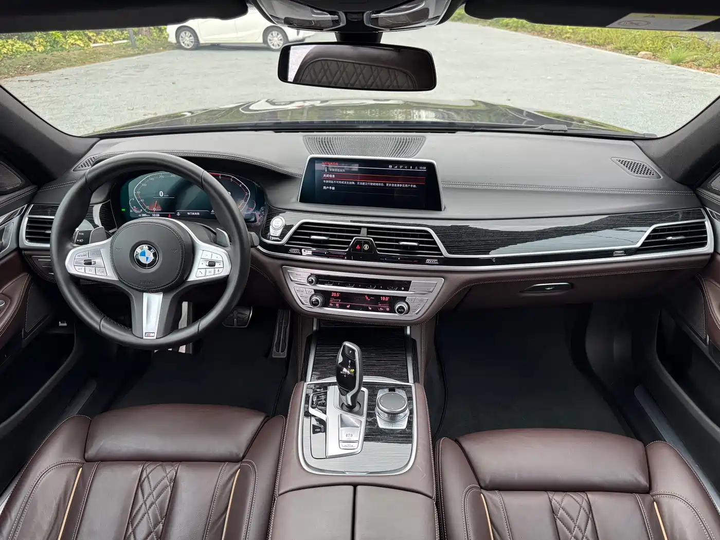 BMW 7 Series 2021 Model 730Li M Sport Package фото 8