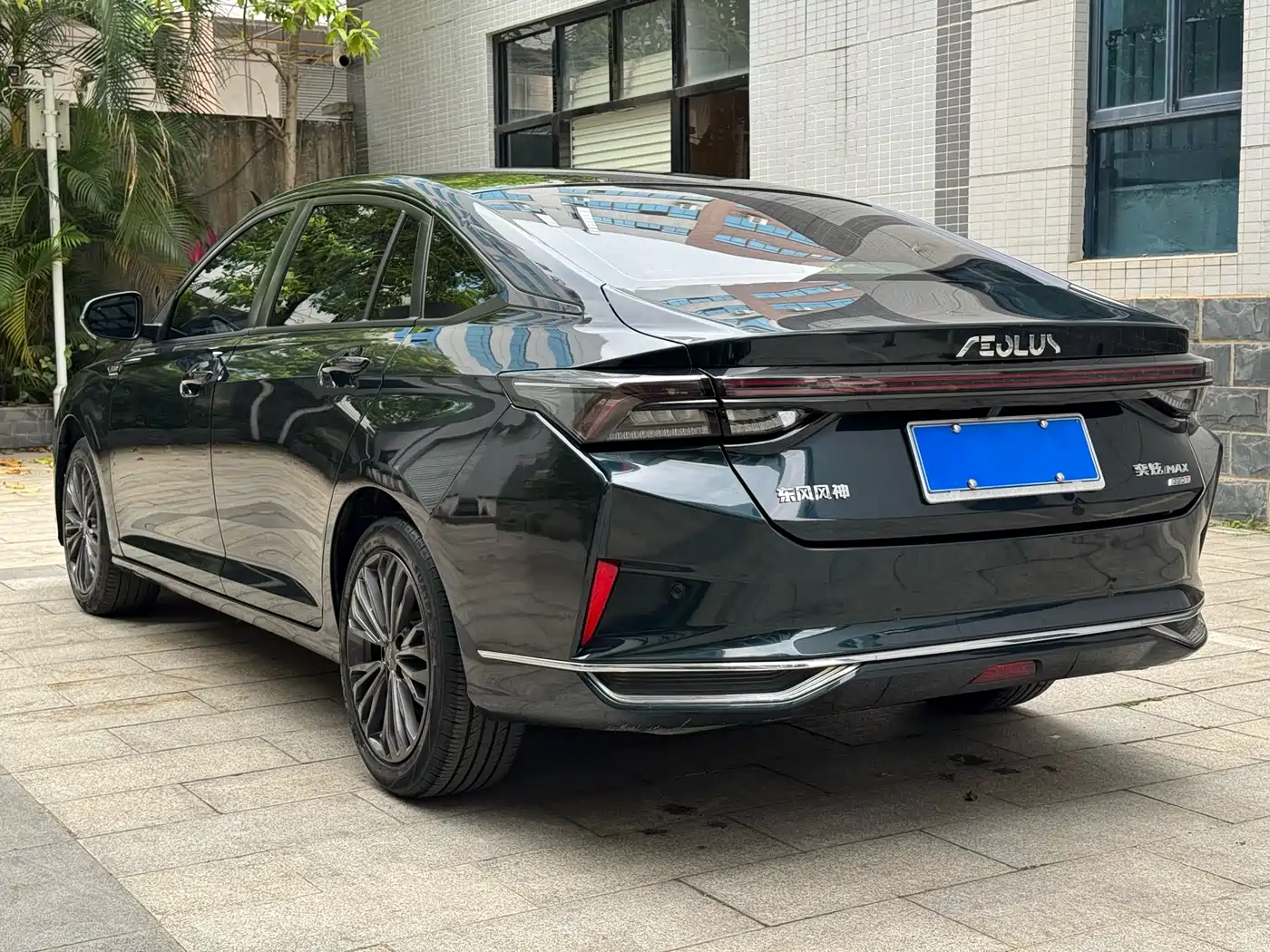 Dongfeng Aeolus Yixuan MAX 2022 2021 1.5T Super Cool Dad Edition
