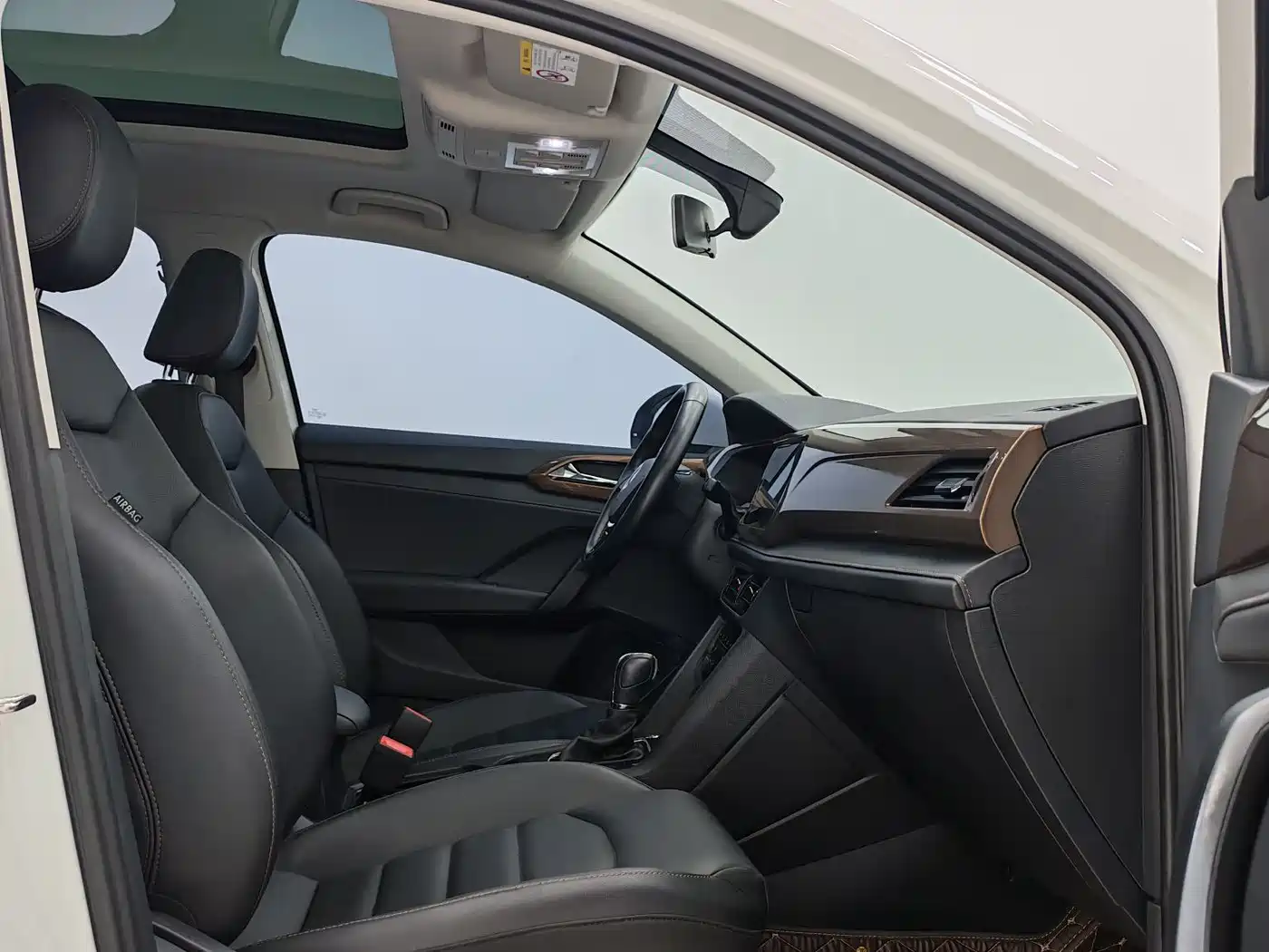 Volkswagen Tharu 2021 280TSI 2WD Luxury Plus фото 9