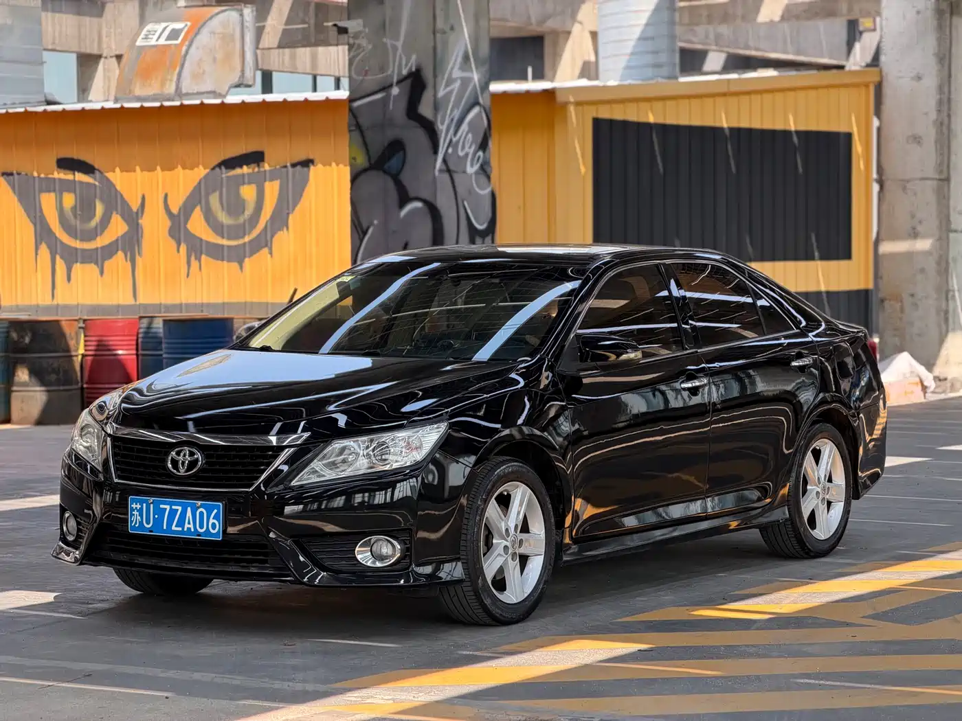 Фото 1 - Toyota Camry