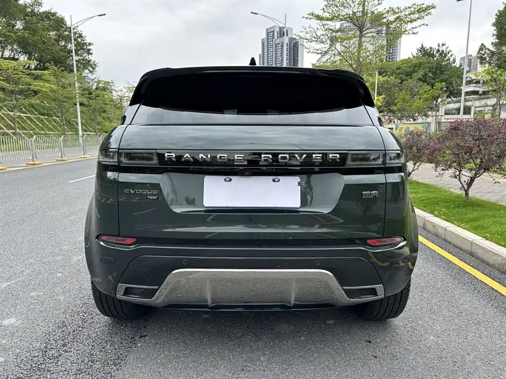Land Rover Range Rover Evoque 2023 Range Rover Evoque L 249PS Luxury Edition фото 3