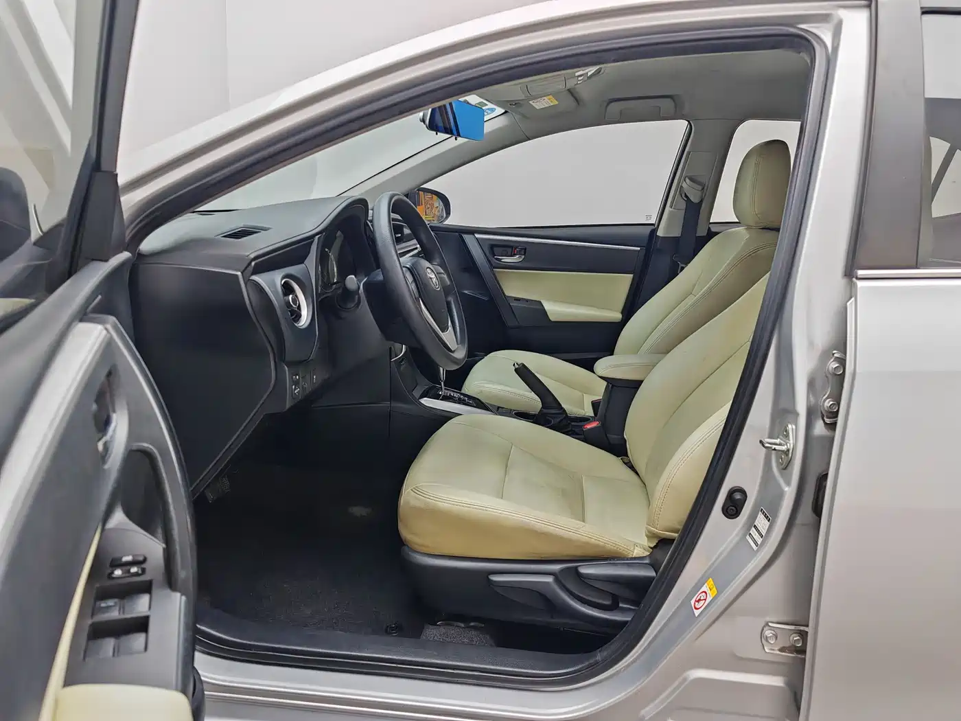 Toyota Corolla 2017 Facelift 1.2T S-CVT GL фото 14