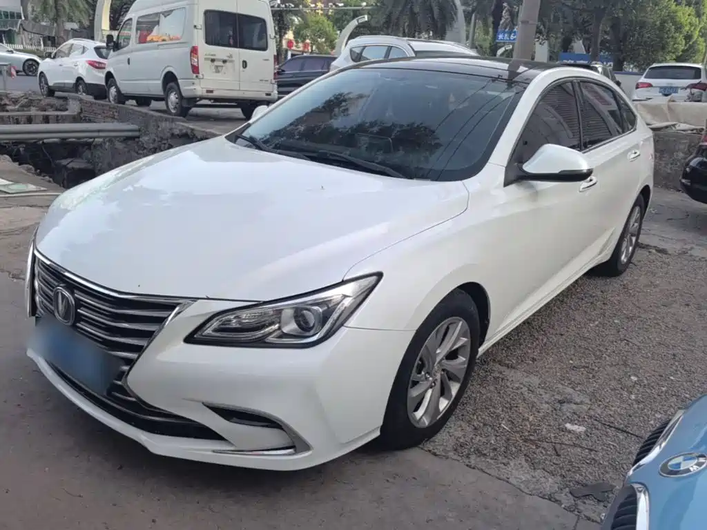 Changan Raeton CC 2019 2018 1.5T Manual Elegance Starry Sky Edition China V
