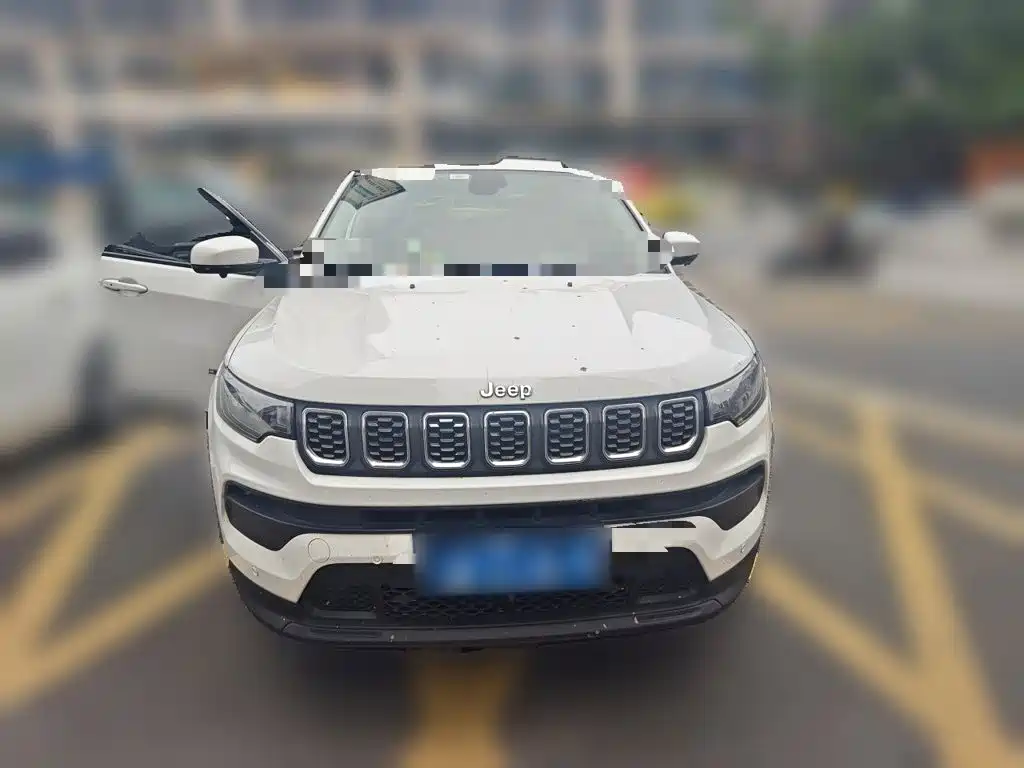 Фото 2 - Jeep Compass
