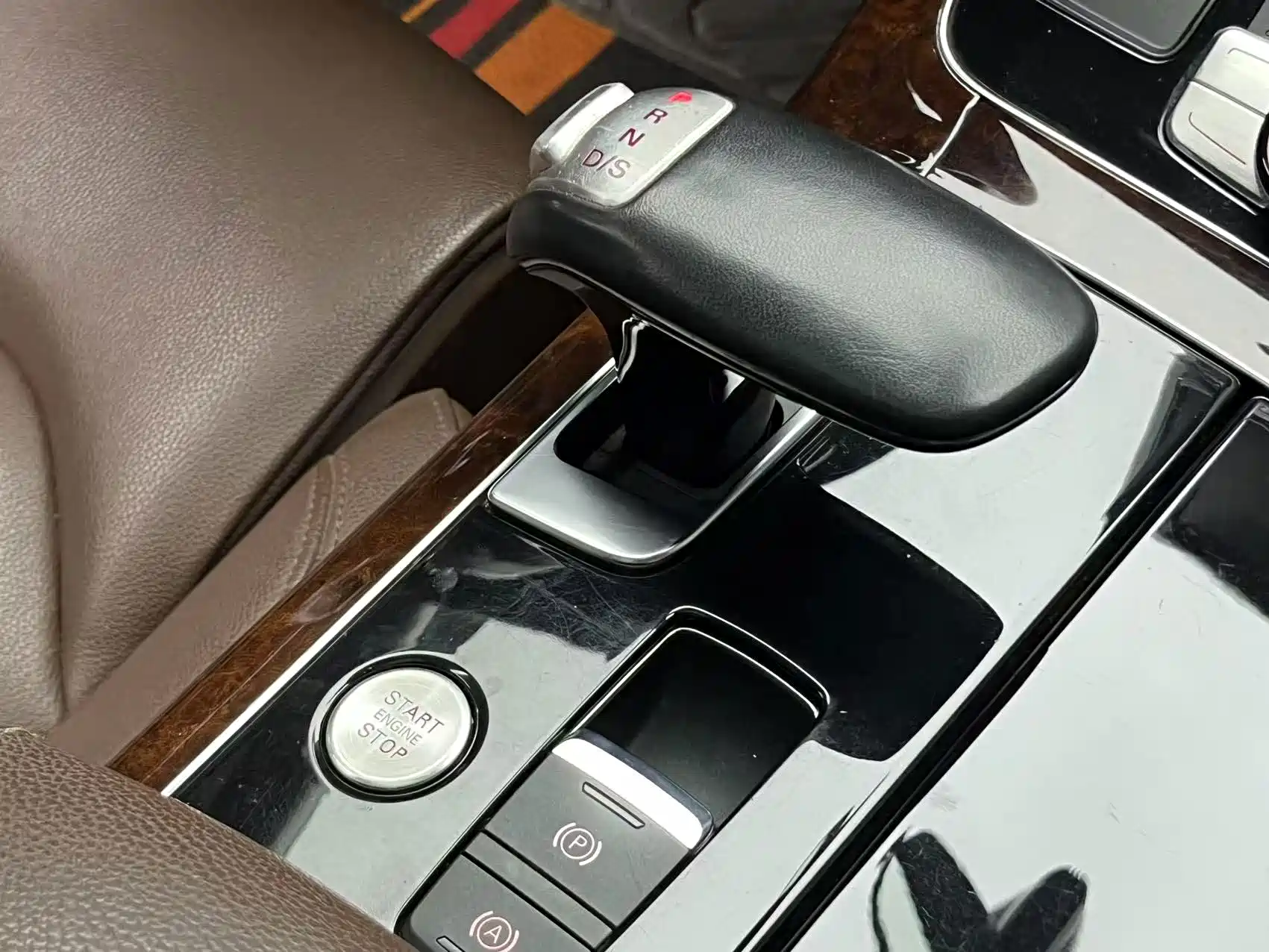 Photo 16 - Audi A8