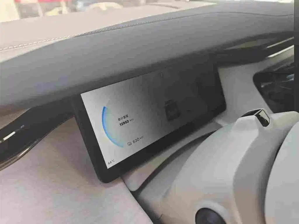 Volvo EM90 2024 2025 Ultra Six-Seater