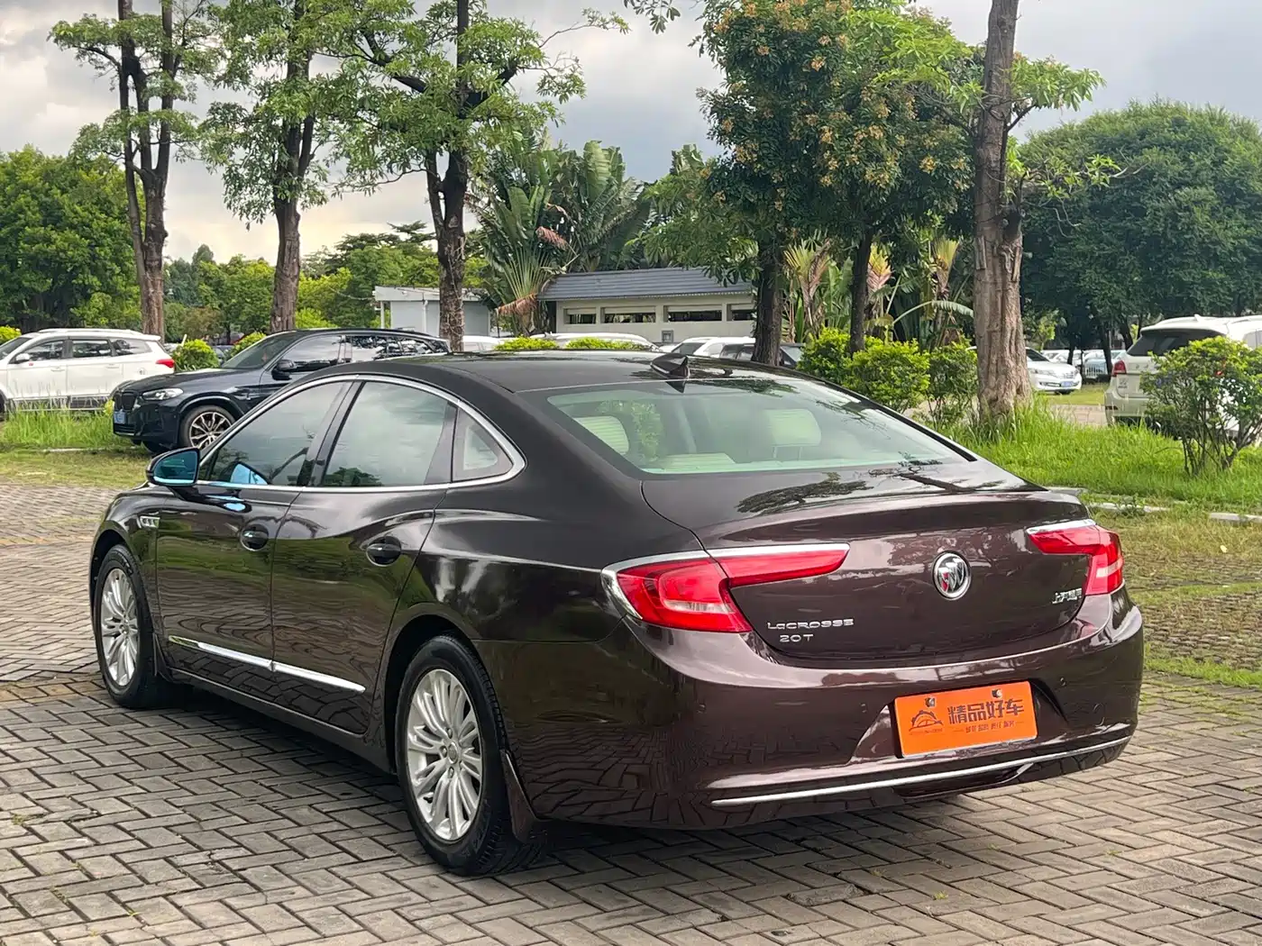 Фото 16 - Buick LaCrosse