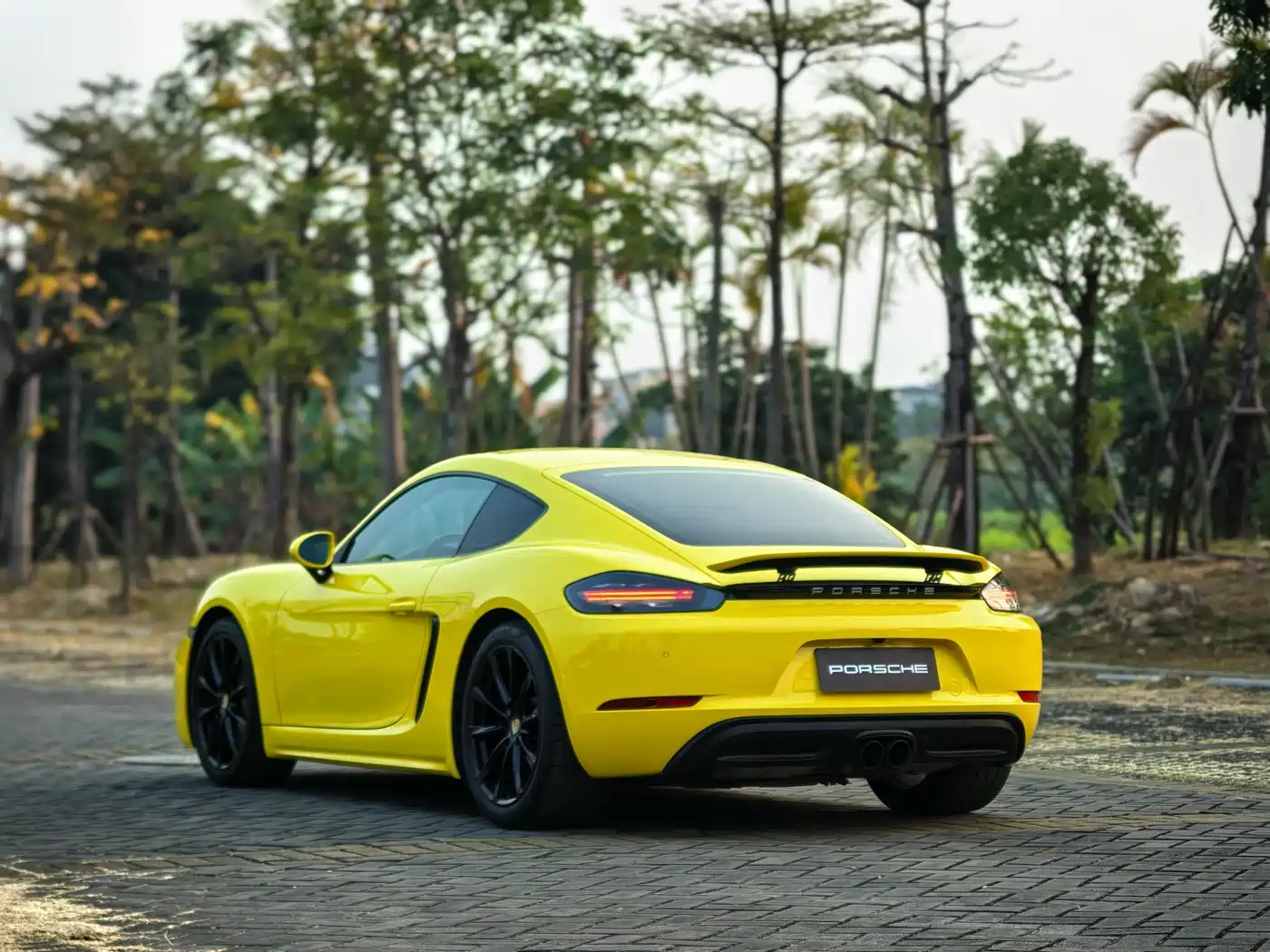 Porsche 718 2018 Cayman 2.0T фото 7