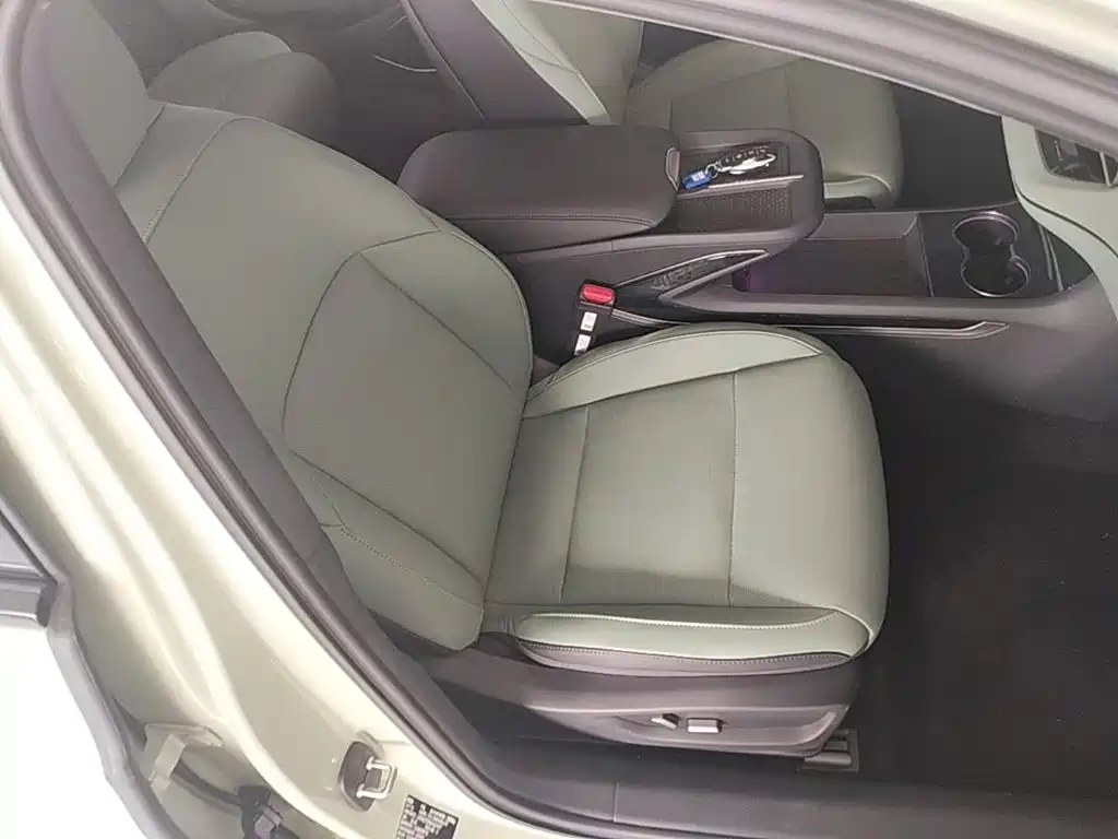 Hongqi EH7 2026 2025 690 Smart Selection Edition