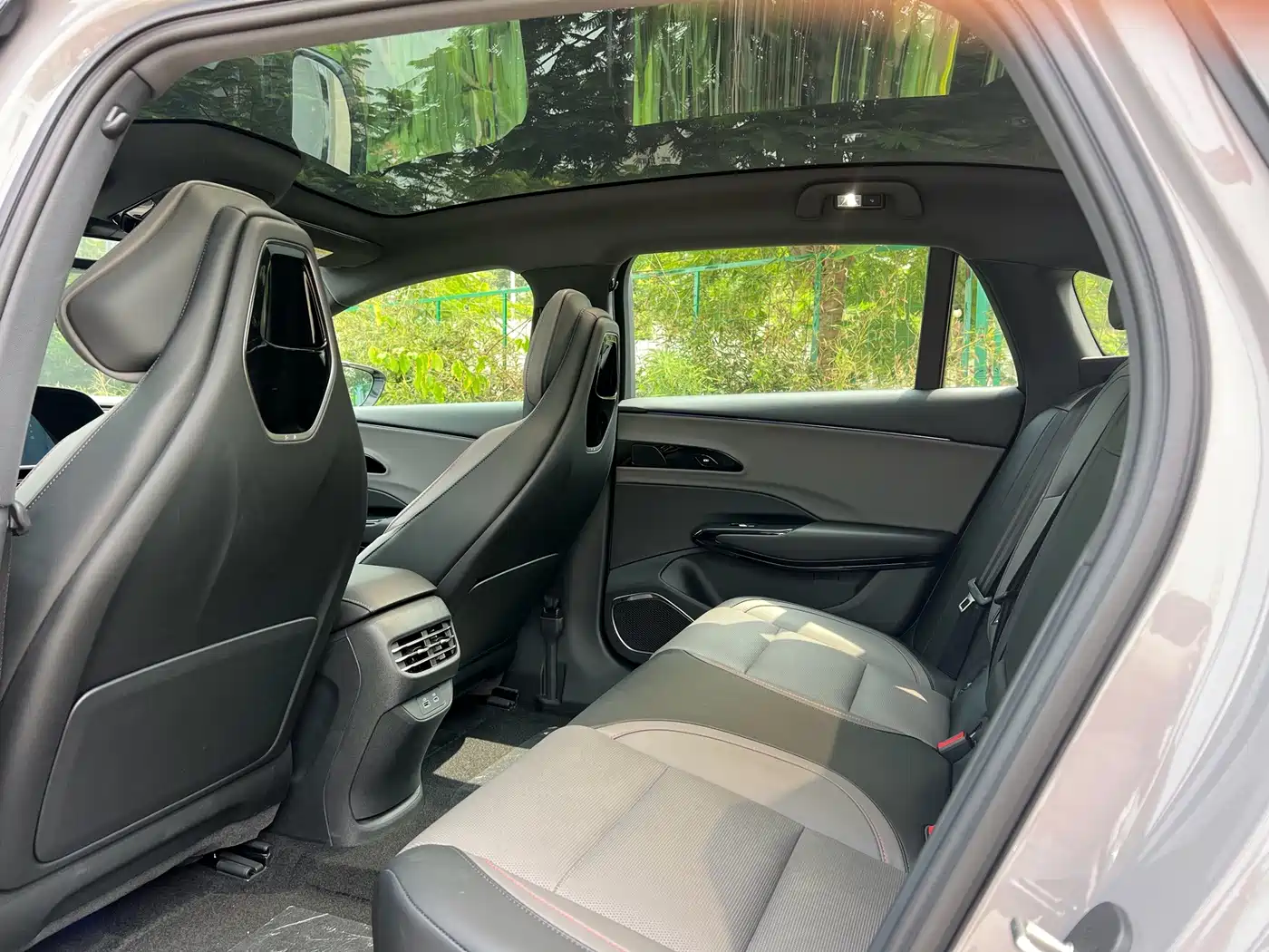 Hongqi EH7 2025 2025 640 AWD Smart Selection Edition
